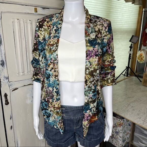 Lush Multi Colored Floral Scallop Hemline Waterfall Neckline Bolero Jacket - Picture 4 of 16